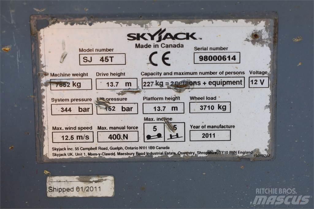 SkyJack SJ 45T رافعات السارية الرأسية