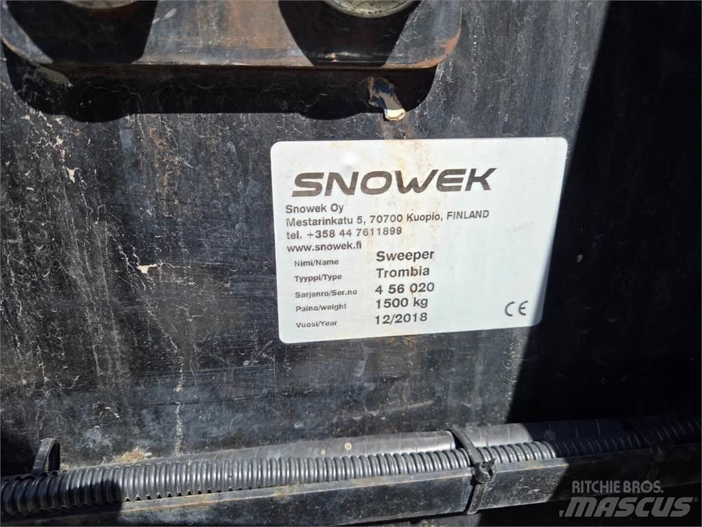 Snowek Trombia كناسات