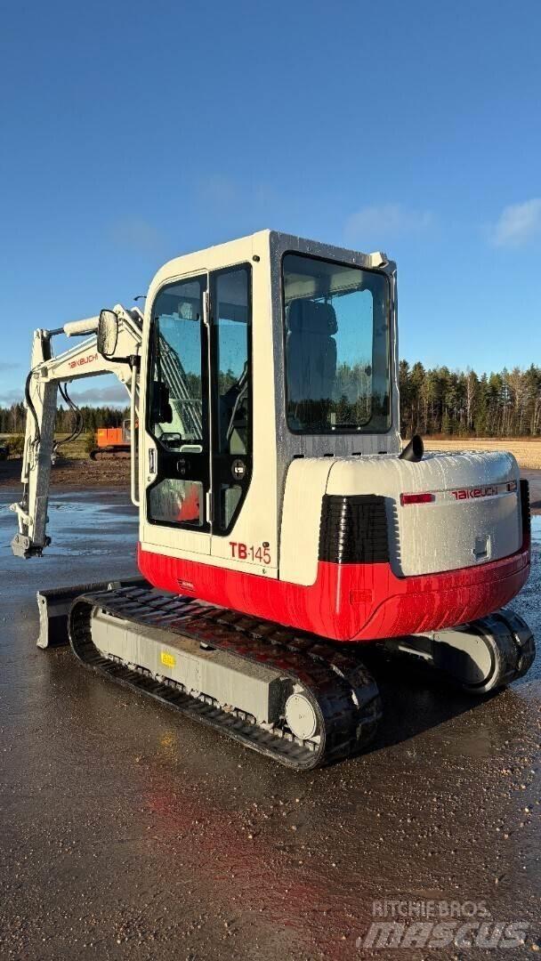 Takeuchi TB145 حفارات زحافة