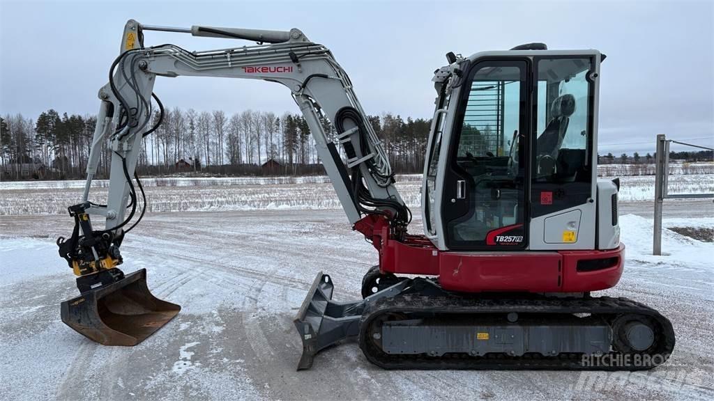 Takeuchi TB257FR حفارات صغيرة أقل من 7 طن (حفارات صغيرة)