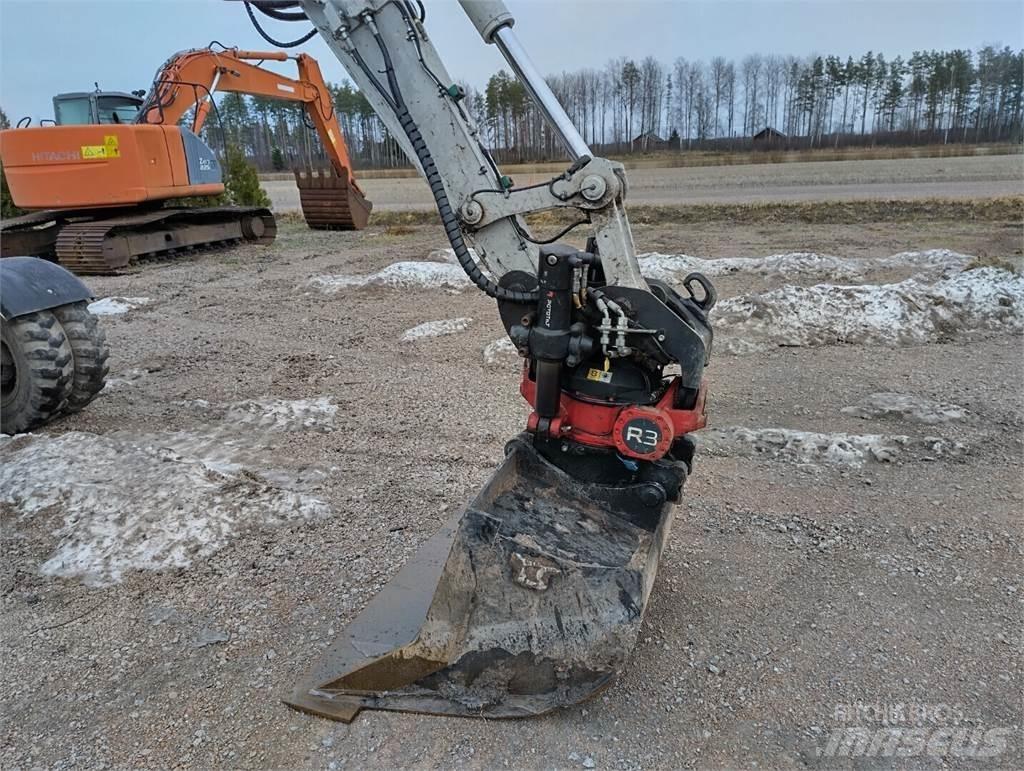 Takeuchi TB295W حفارات زحافة