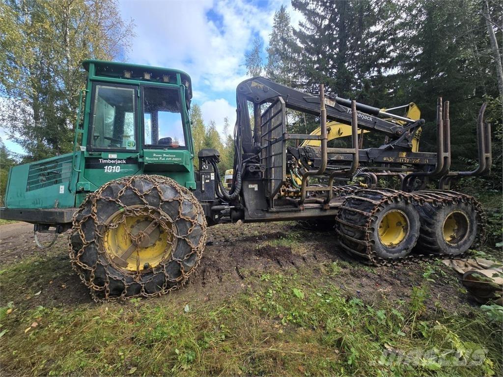 Timberjack 1010 شاحنات