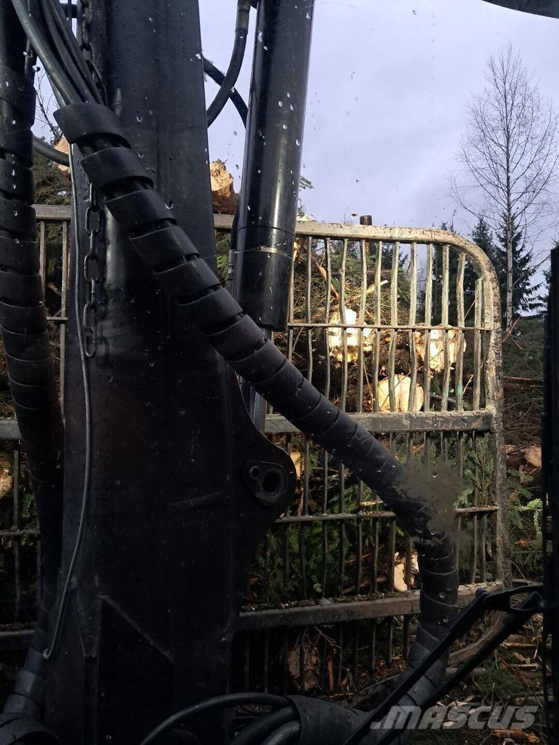 Timberjack 810b شاحنات