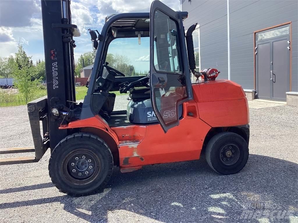 Toyota L 50 شاحنات ذات رافعات شوكية تعمل بالكهرباء