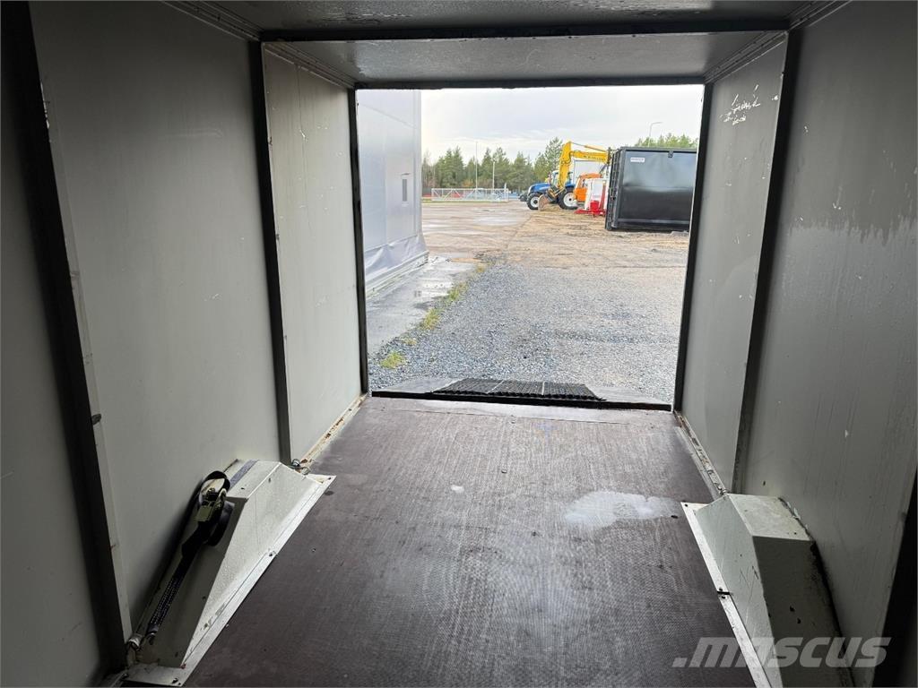  Umpiperäkärry مقطورات خفيفة