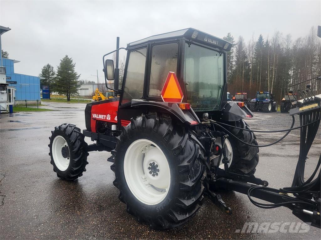 Valmet 455 الجرارات