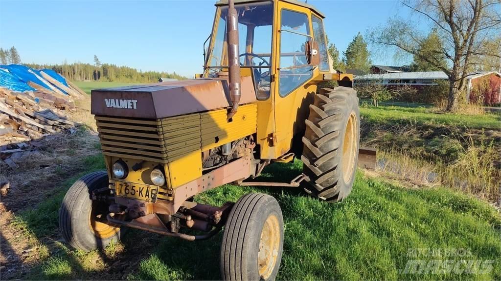 Valmet 702 الجرارات