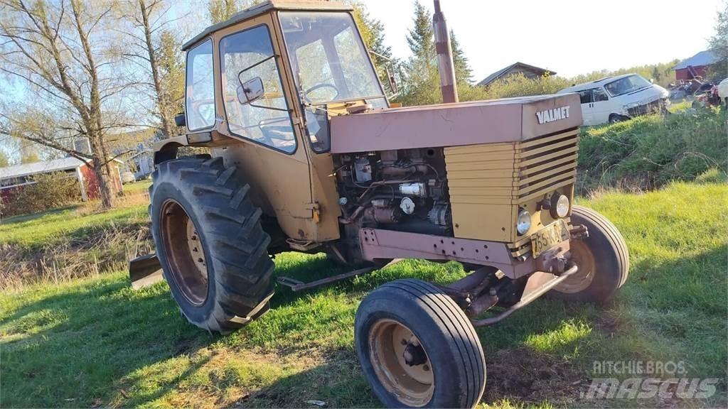 Valmet 702 الجرارات