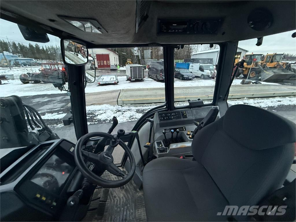 Valmet 8100 Turbo الجرارات