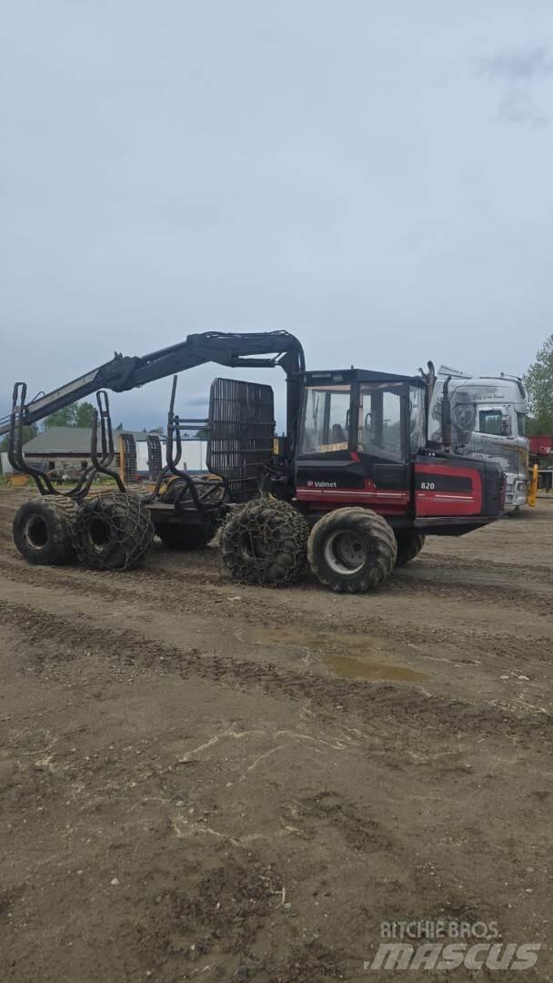 Valmet 820 شاحنات