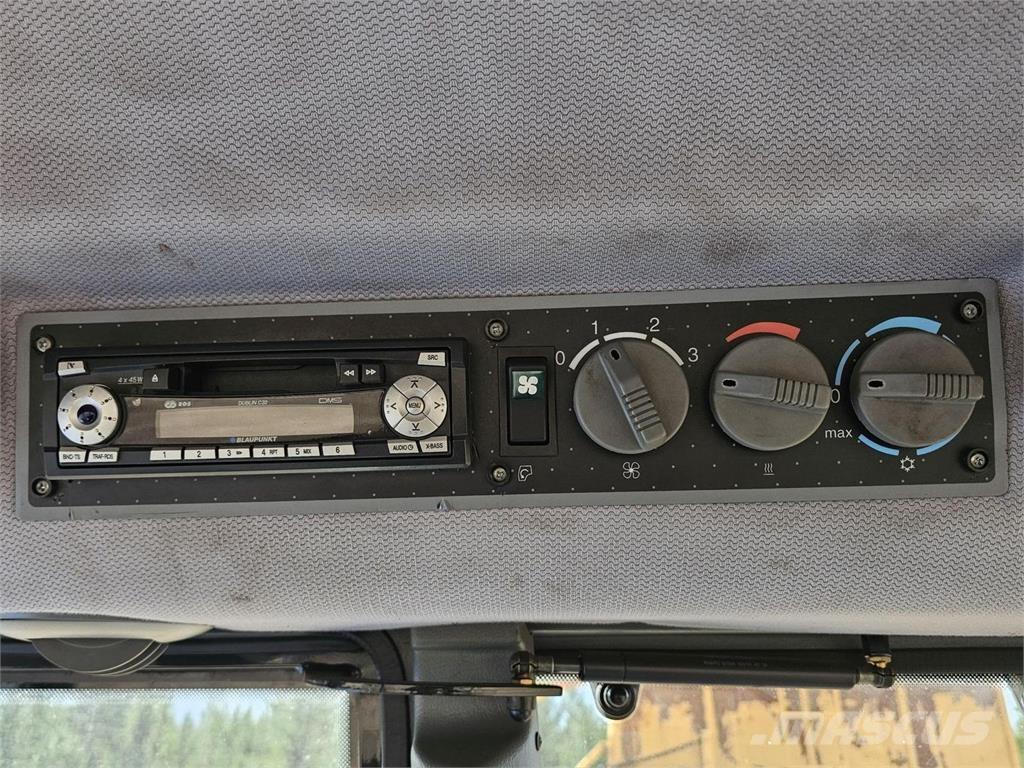 Valtra 6400 الجرارات