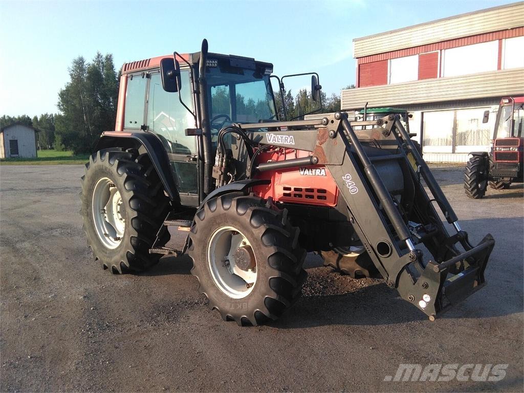 Valtra 6400 الجرارات