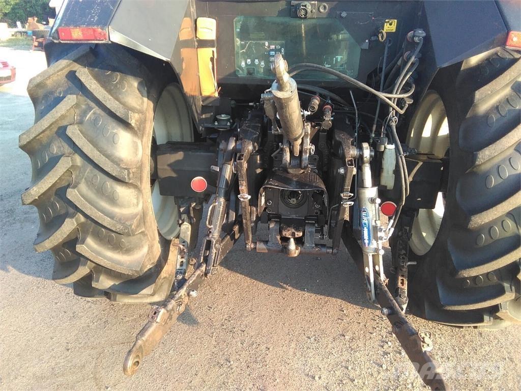 Valtra 6400 الجرارات