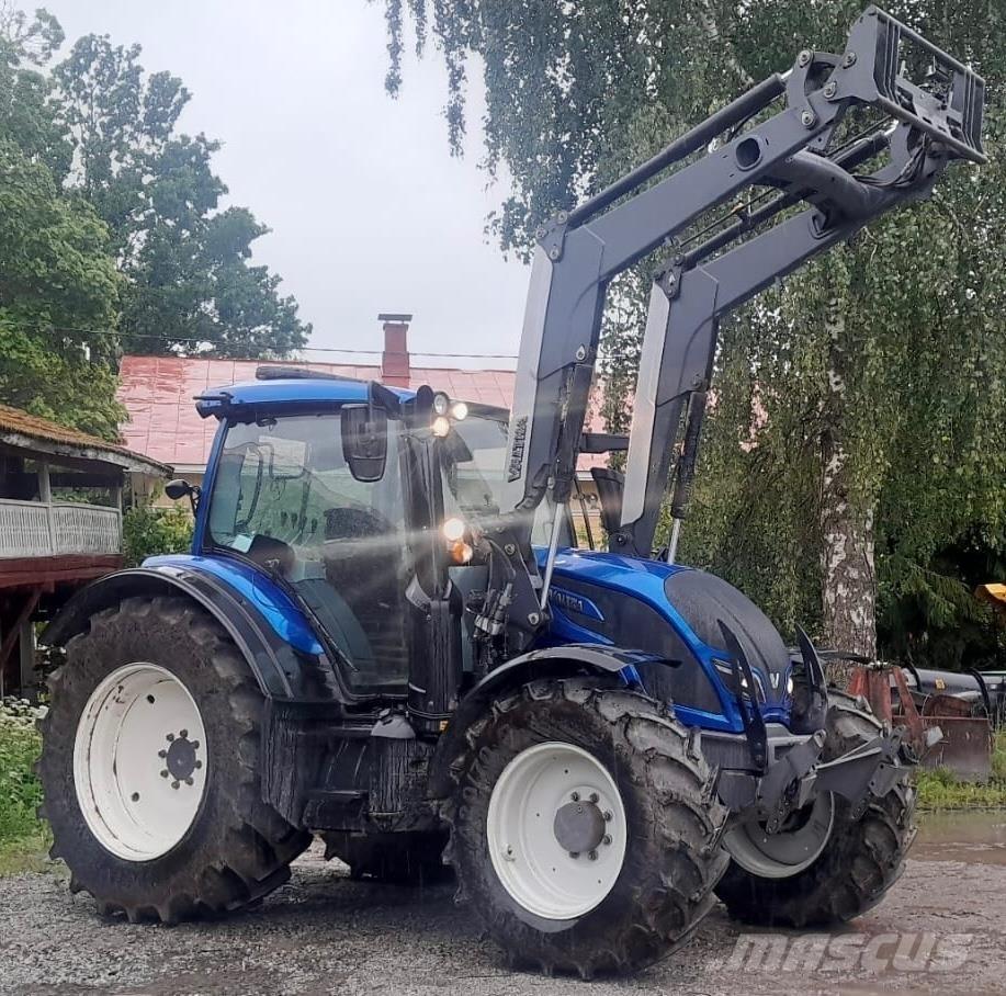Valtra N134 الجرارات