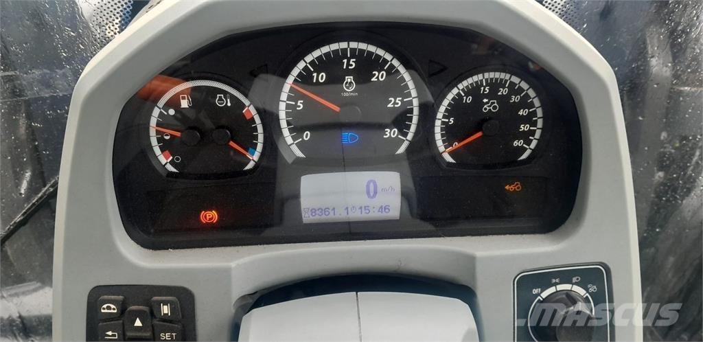 Valtra N134 الجرارات