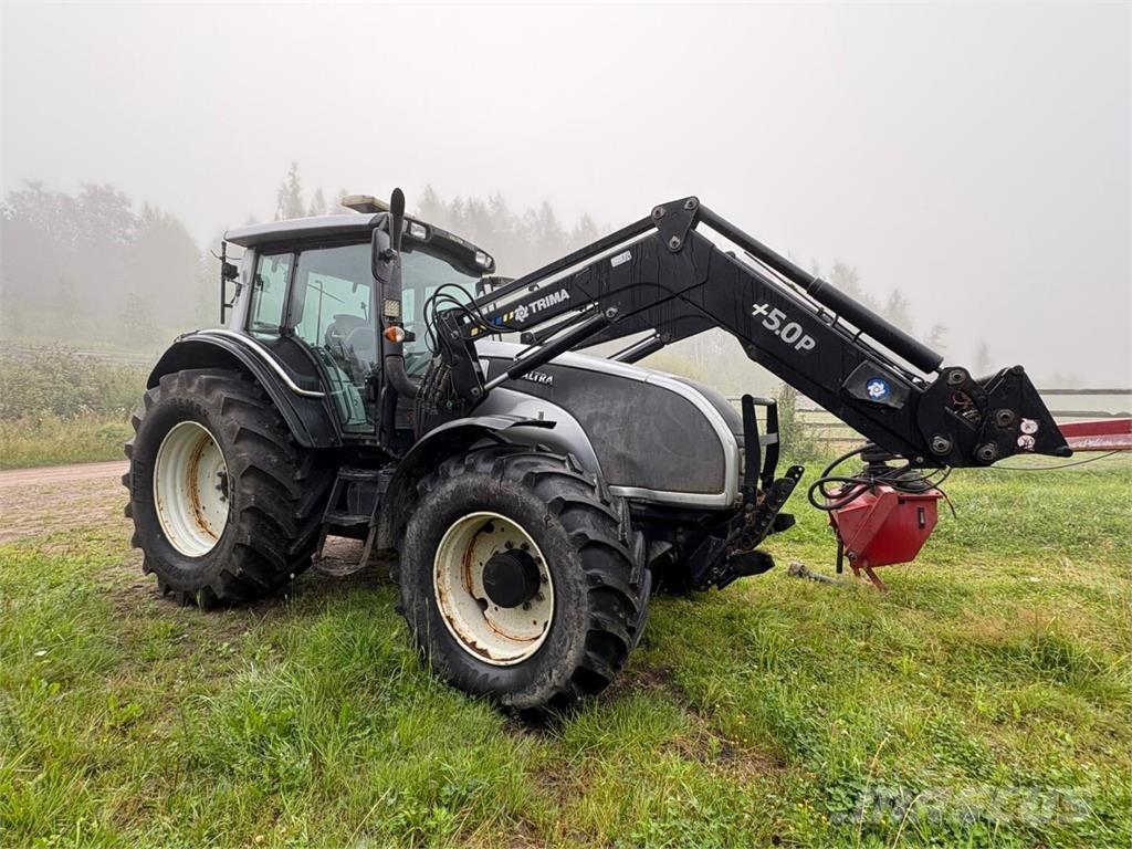 Valtra T 151 E الجرارات