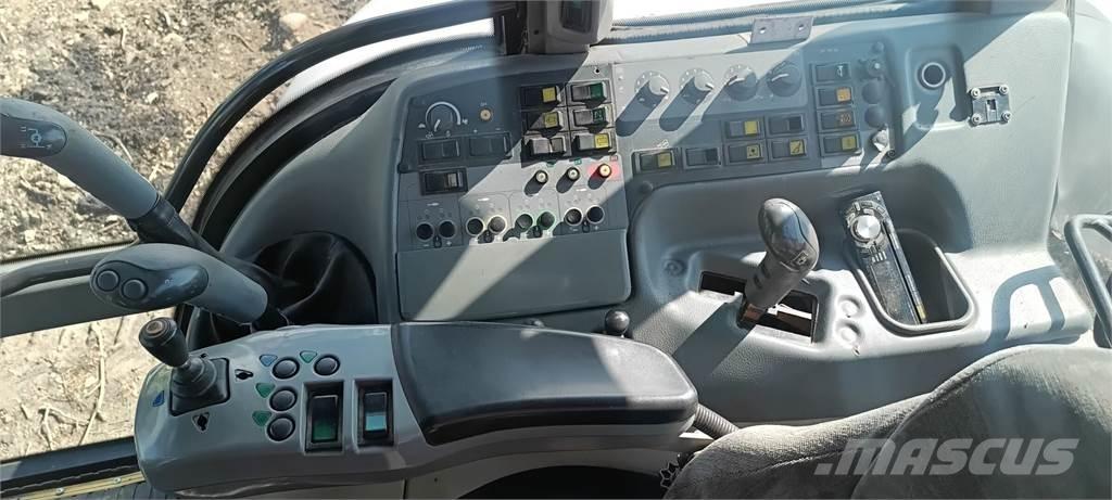 Valtra T 180 الجرارات