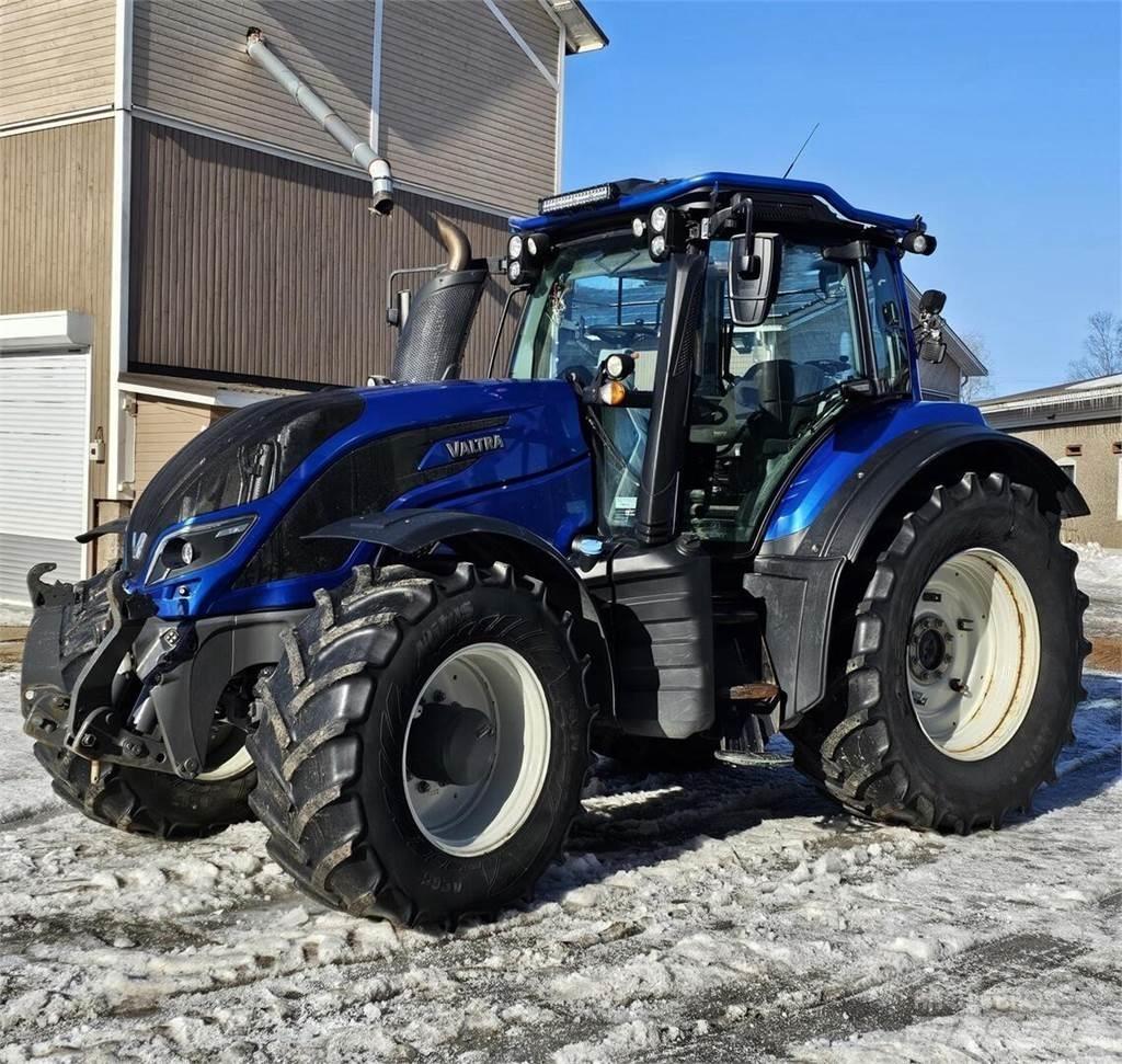 Valtra T174E الجرارات