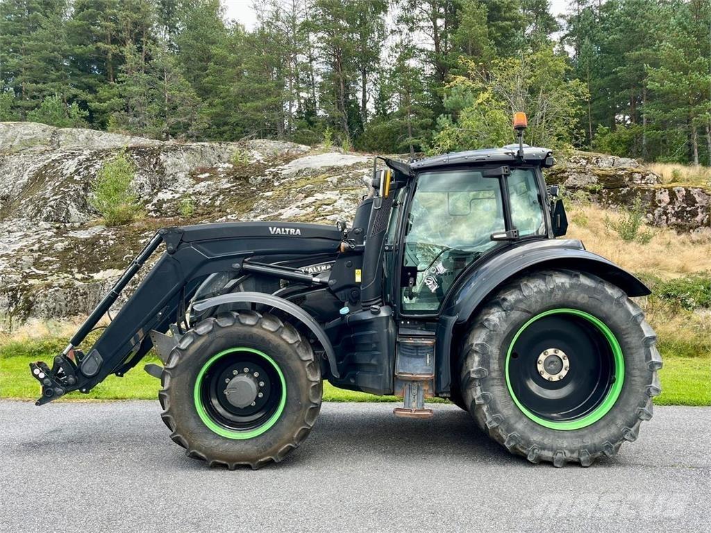 Valtra T234 Versu الجرارات