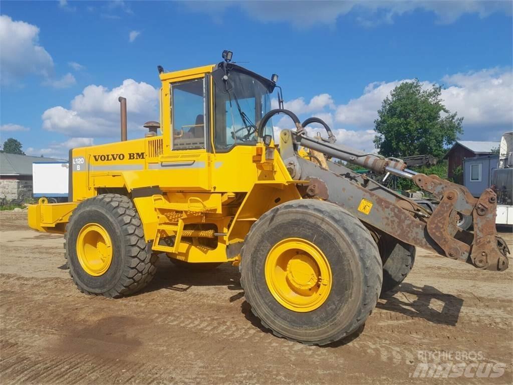 Volvo BM 120B لوادر بعجل