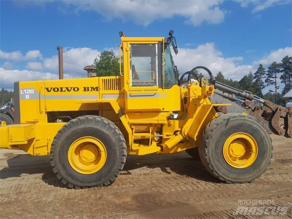 Volvo BM 120B لوادر بعجل