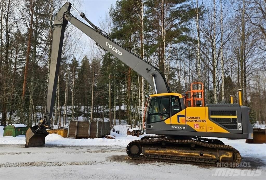 Volvo BM EC250EL حفارات زحافة