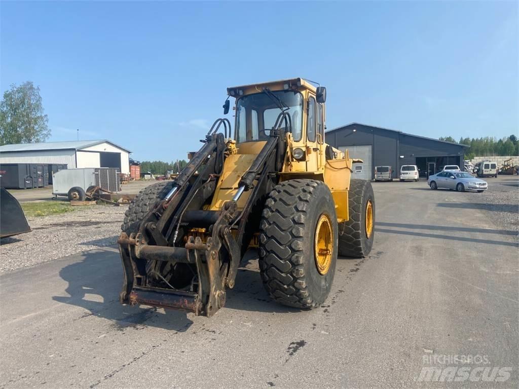 Volvo BM L90 لوادر بعجل