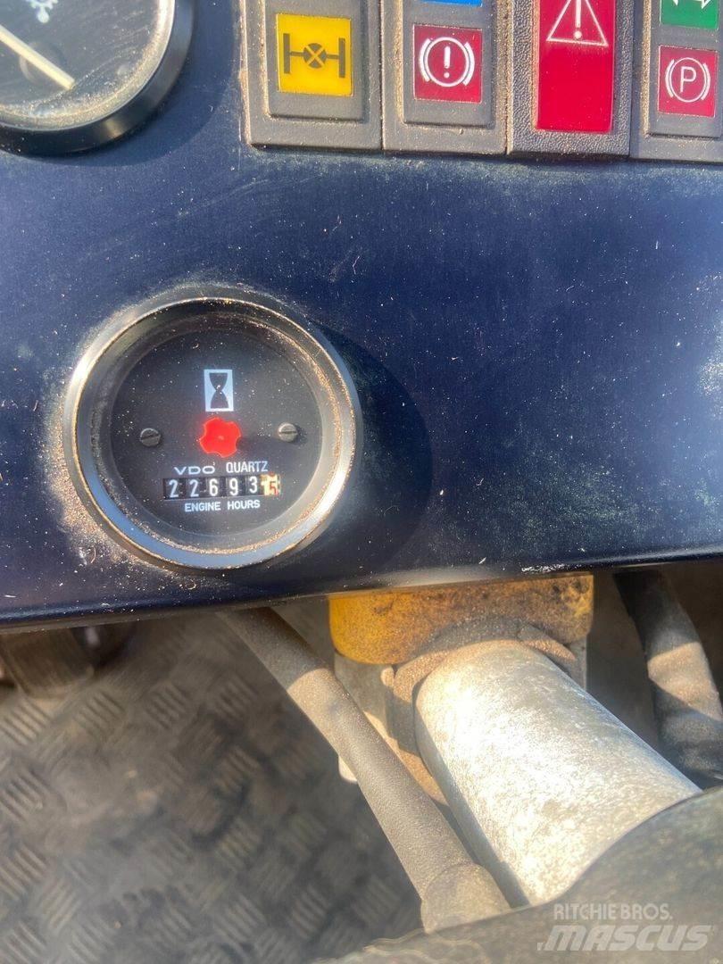 Volvo BM L90 لوادر بعجل