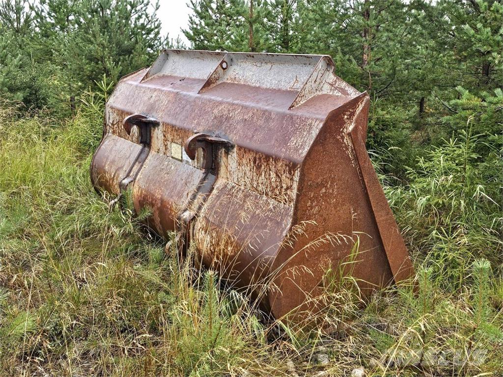 Volvo BM Maakauha دلاء