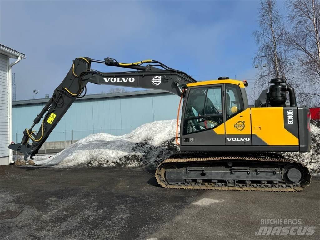 Volvo EC 140 EL حفارات زحافة