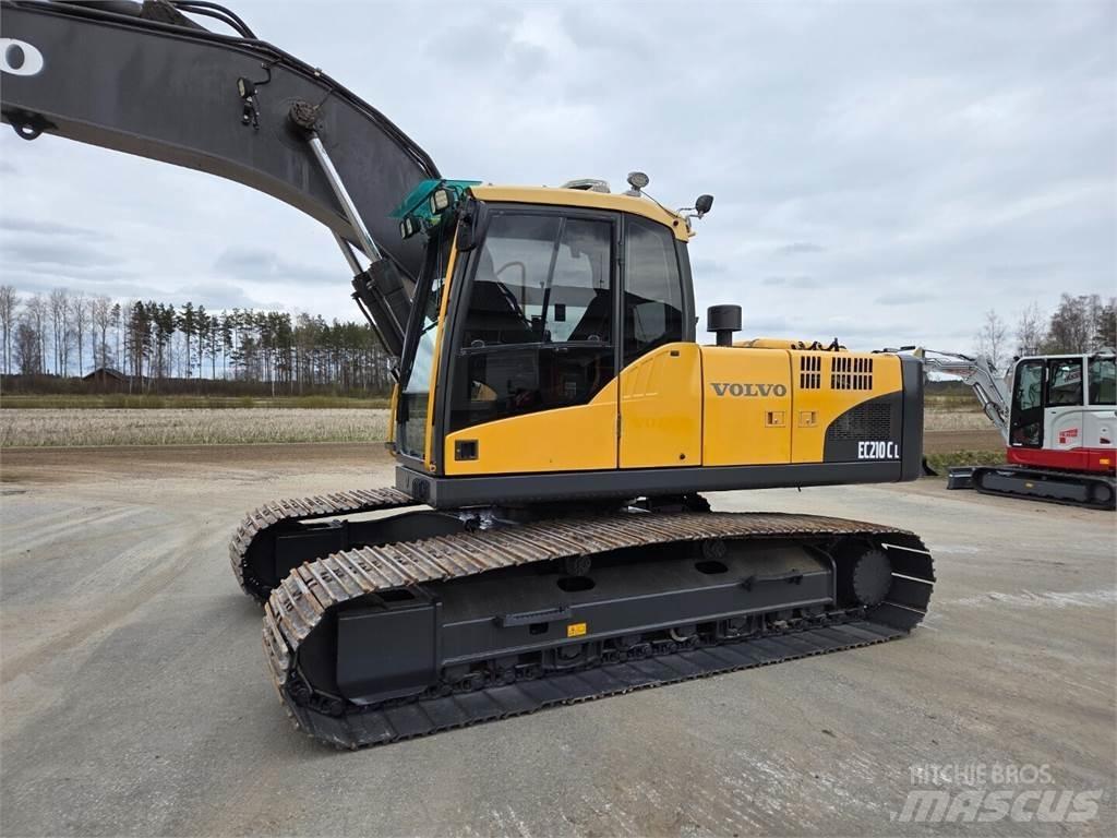 Volvo EC210CL حفارات زحافة