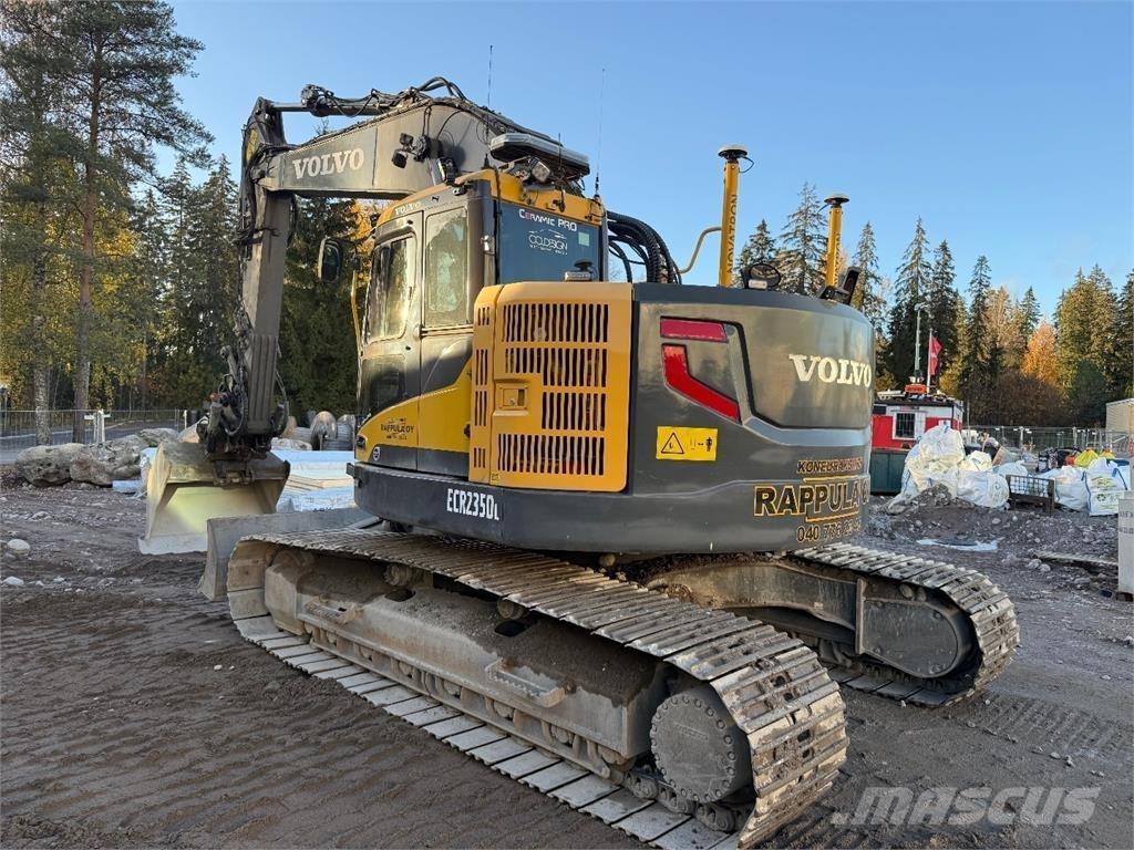 Volvo ECR235DL حفارات زحافة