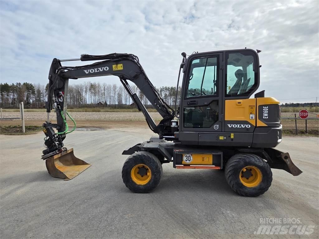 Volvo EW60E حفارات بعجل