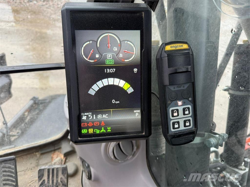 Volvo EWR 130 E حفارات بعجل