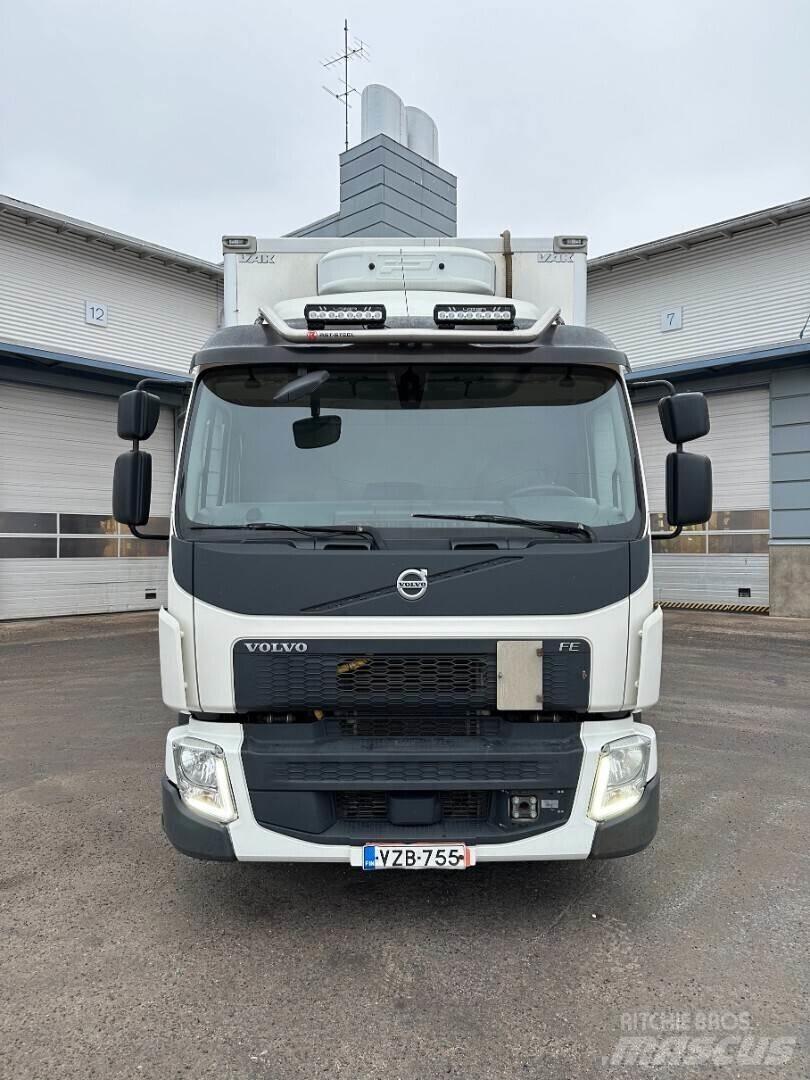 Volvo FE320 4x2 شاحنات ذات هيكل صندوقي