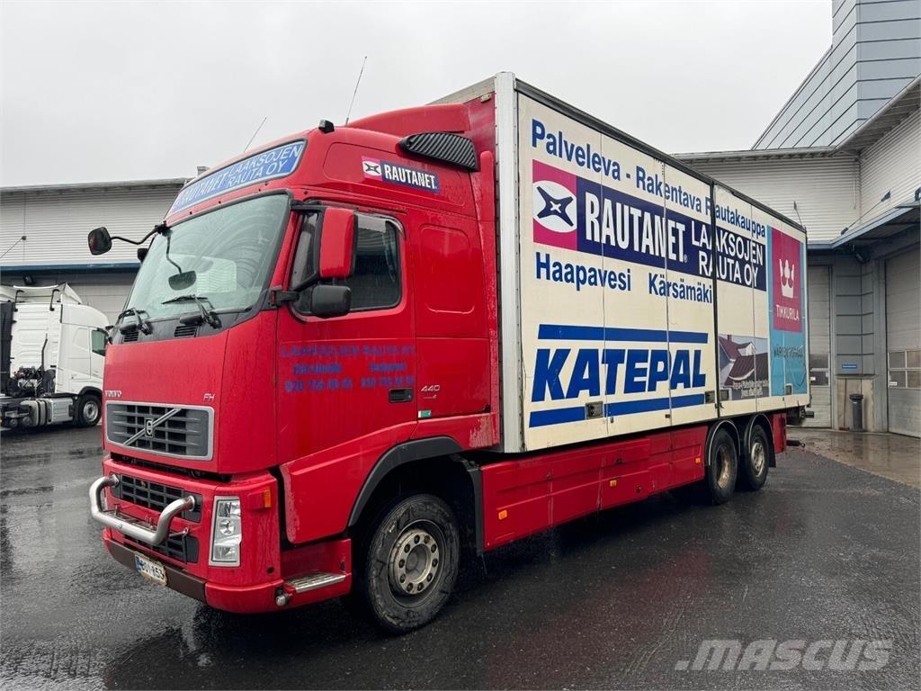 Volvo FH 440 6x2 شاحنات ذات هيكل صندوقي