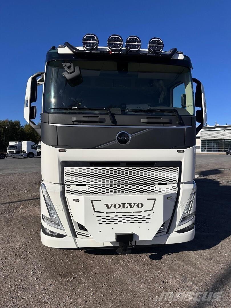 Volvo FH13 8x4 شاحنات الرافعات