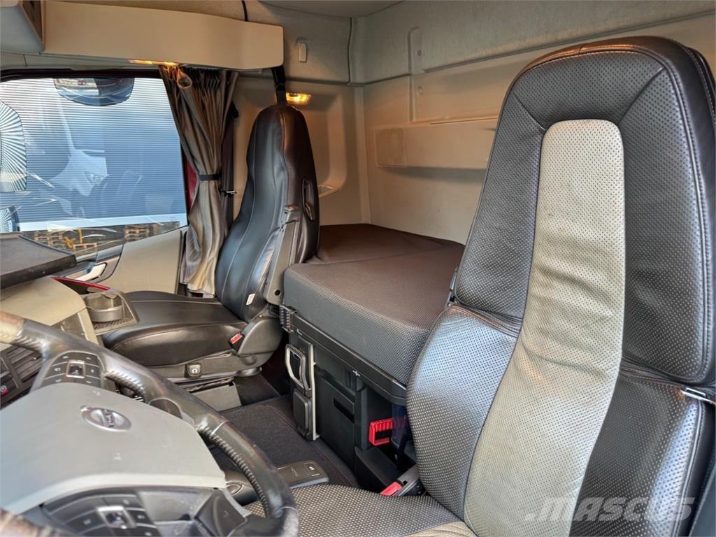 Volvo FH540 8X4 شاحنات الرافعات