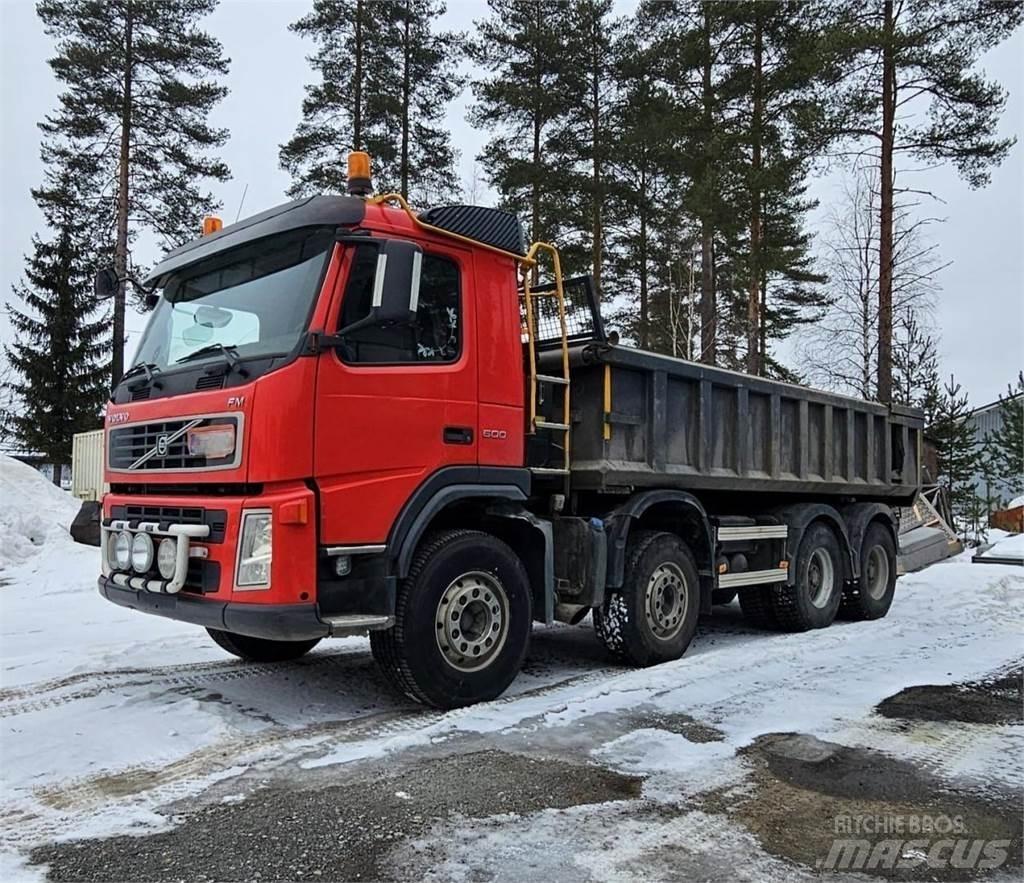 Volvo FM D13 8x4 شاحنات قلابة