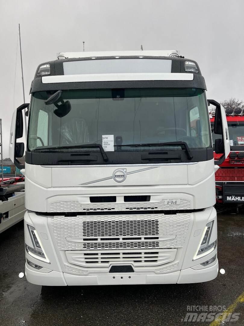 Volvo FM330 4x2 شاحنات ذات هيكل صندوقي
