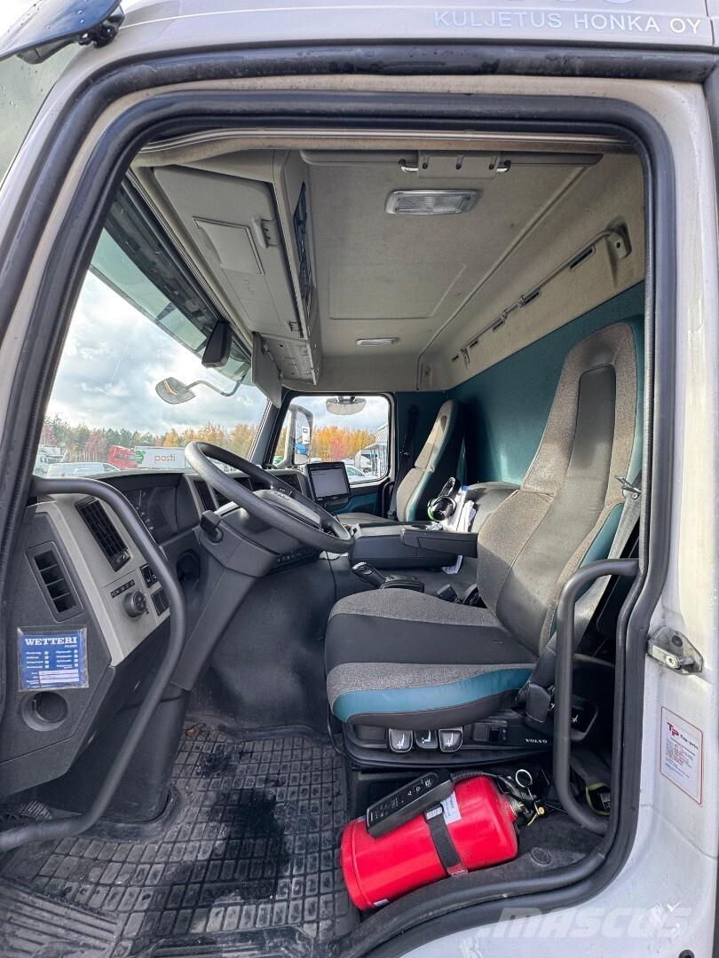 Volvo FM330 6x2 شاحنات بدرجة حرارة قابلة للضبط