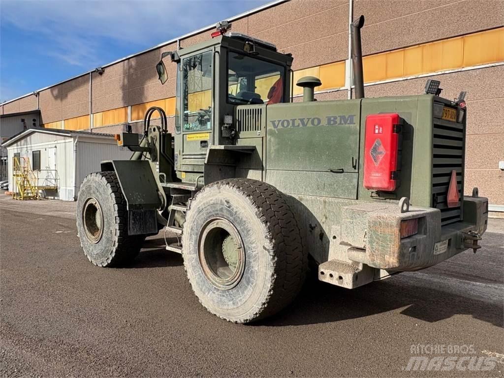 Volvo L 120 B لوادر بعجل