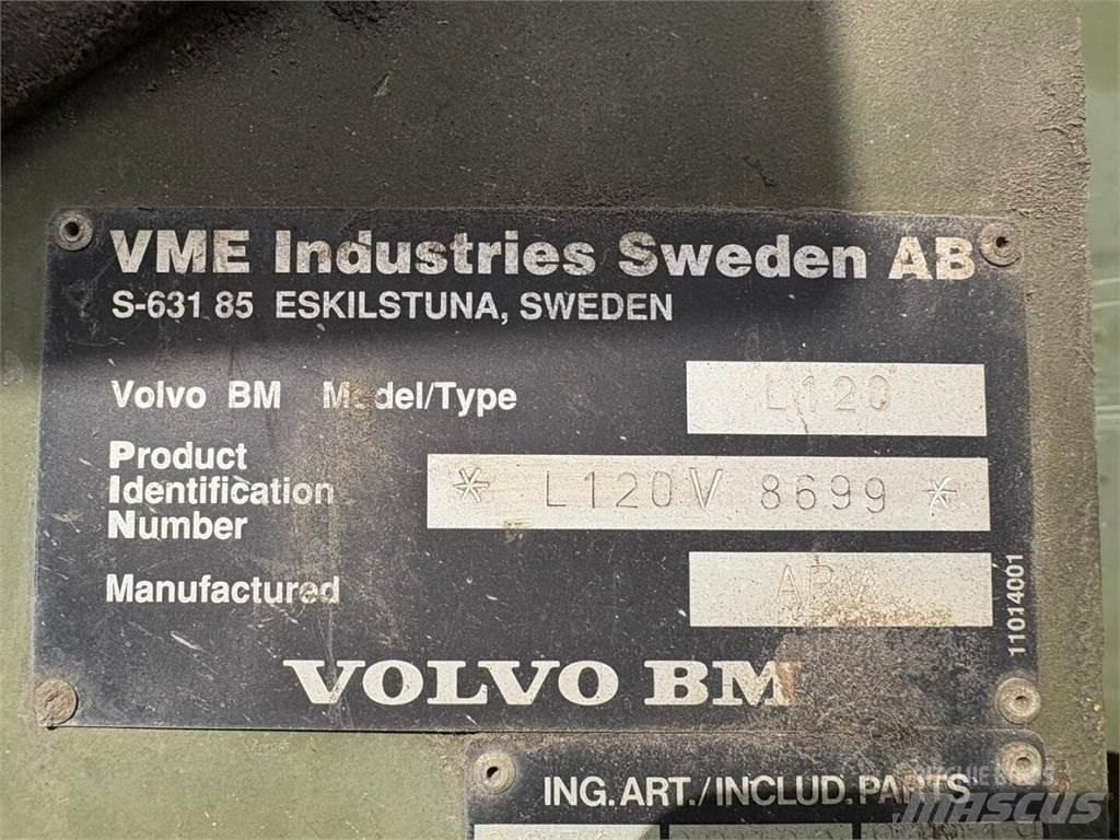 Volvo L 120 B لوادر بعجل