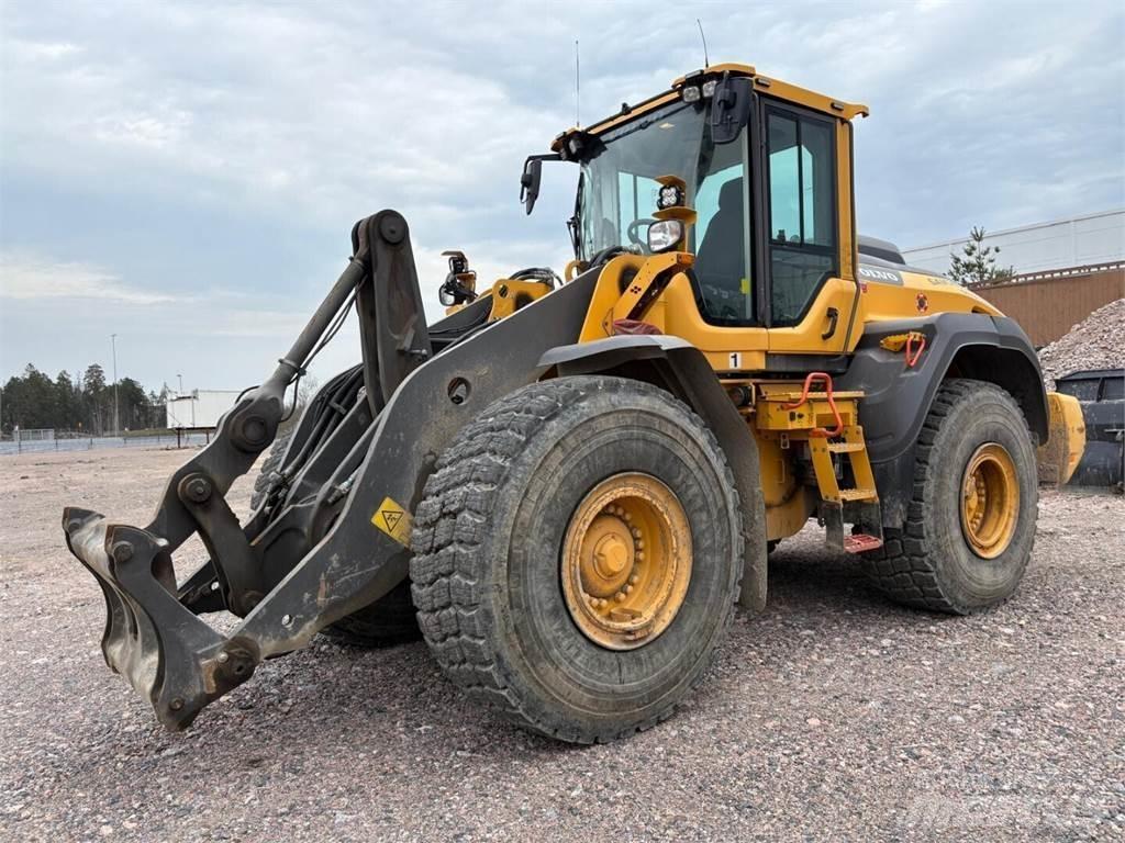 Volvo L 120 H لوادر بعجل