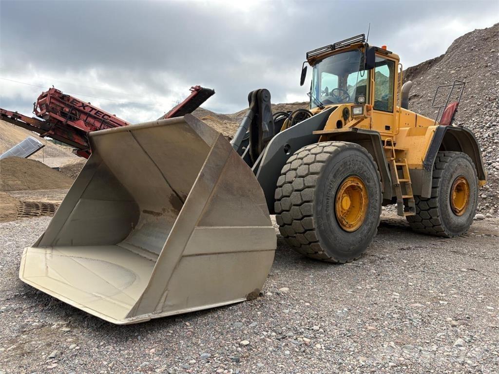 Volvo L 220 E لوادر بعجل