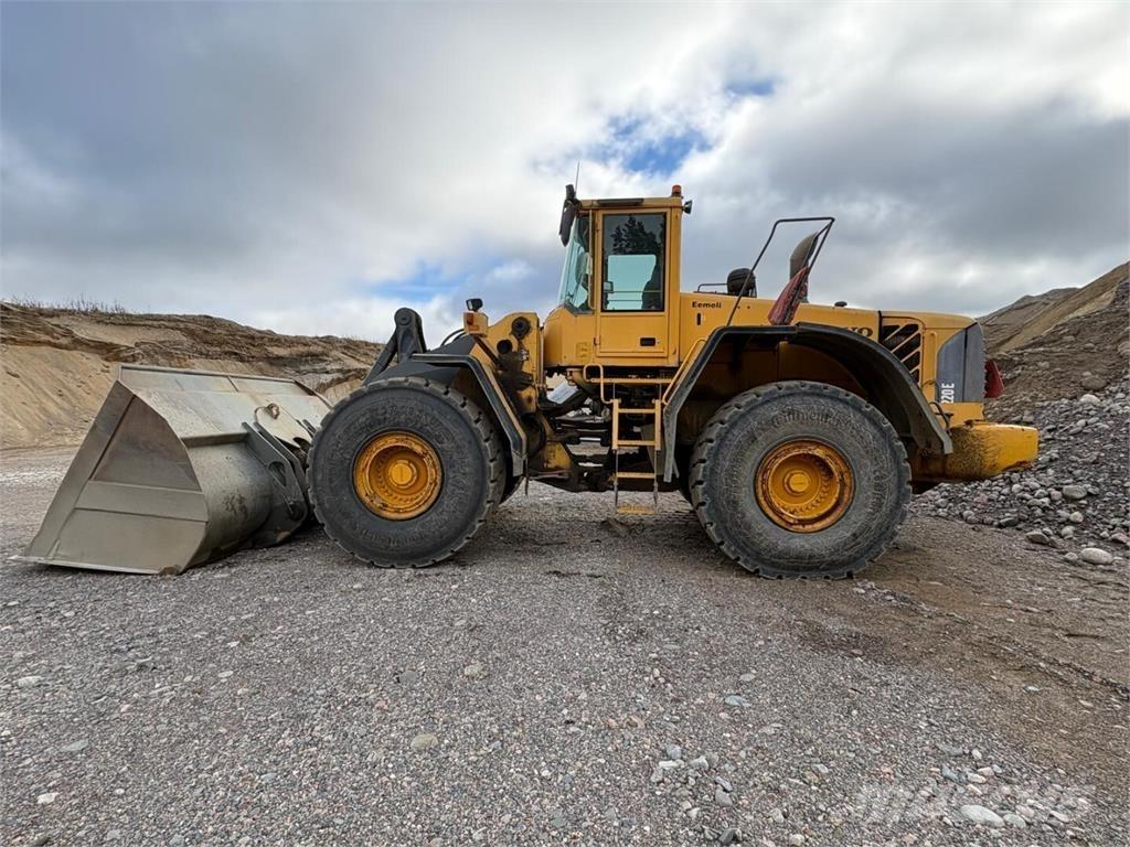 Volvo L 220 E لوادر بعجل
