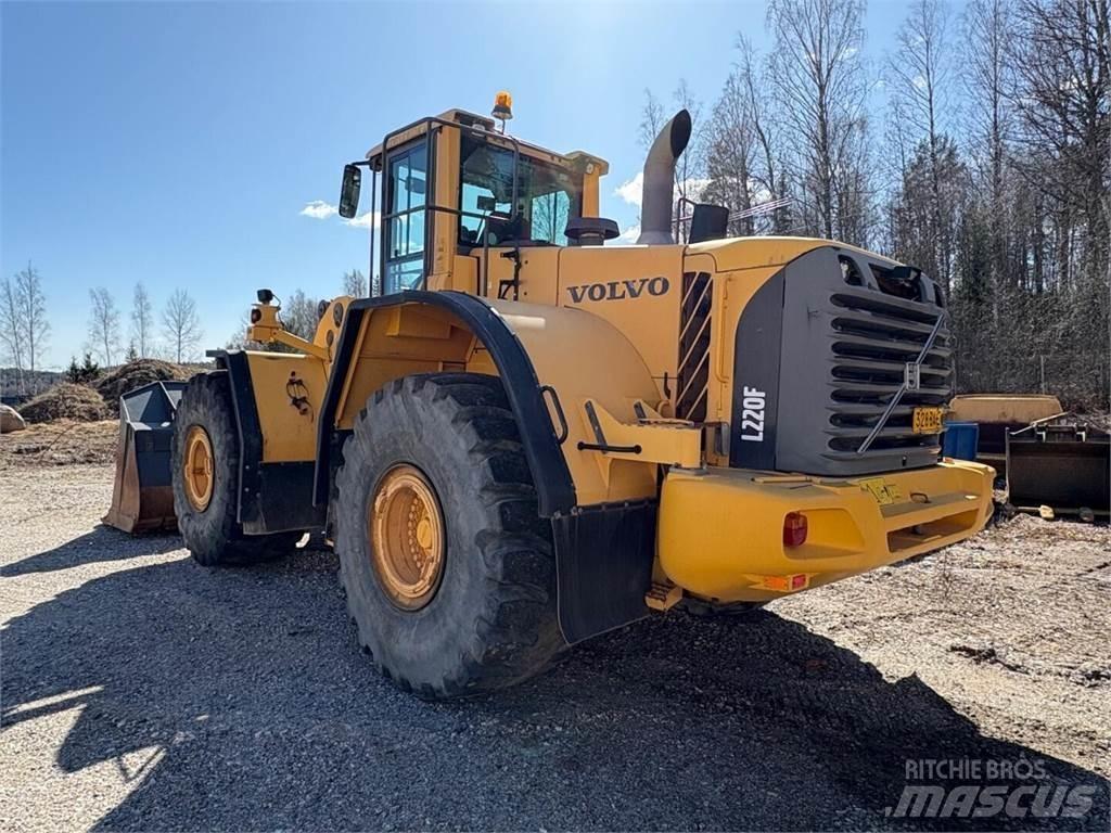 Volvo L 220 F لوادر بعجل