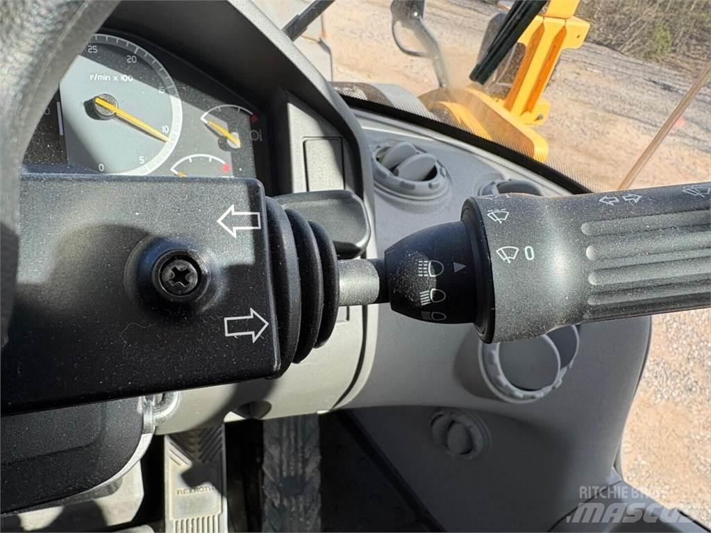 Volvo L 220 H لوادر بعجل