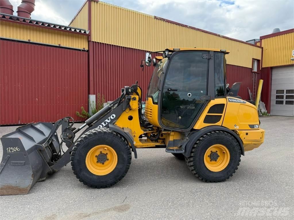 Volvo L 25 H لوادر بعجل