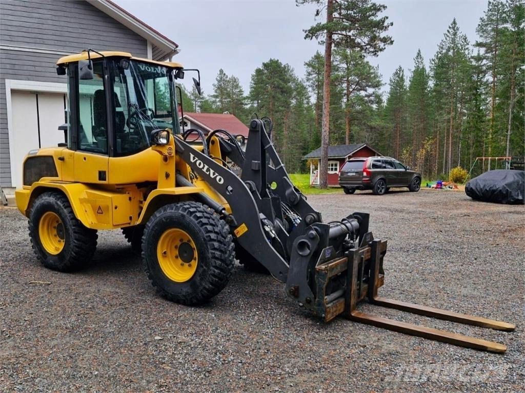Volvo L 35 GT لوادر بعجل